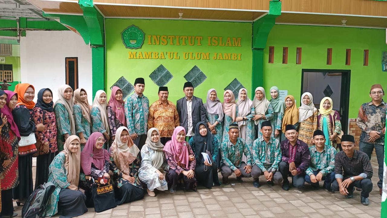 Rektor Minta Sikapi Isu Nasional dengan Kerja Keras dan Perhitungan Matang