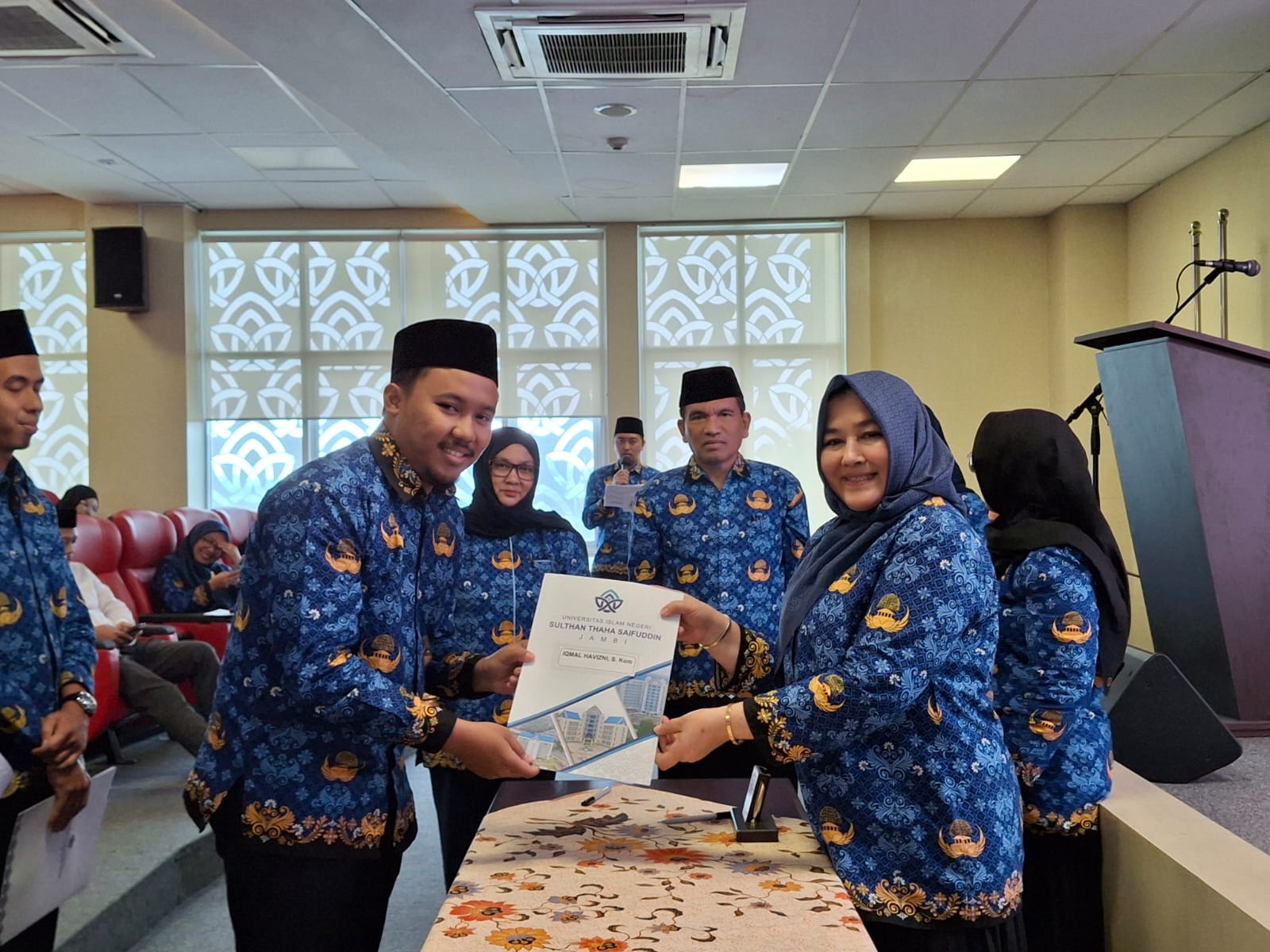Penyerahan SK dan Pelantikan PPPK Tahap 2 di UIN STS Jambi