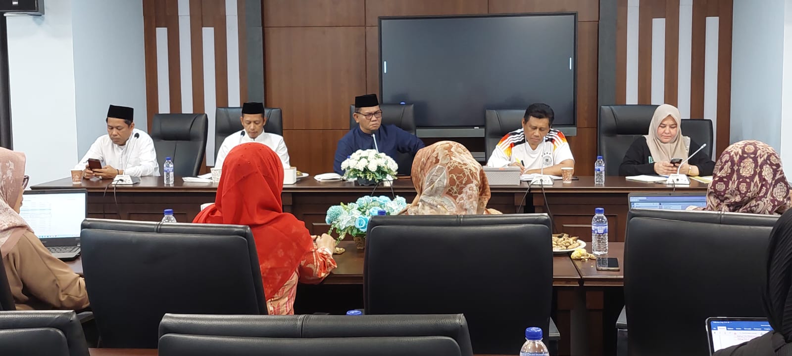 Rektor Pimpin Rapat Evaluasi : Perkuat Sinergitas untuk Kemajuan Kampus