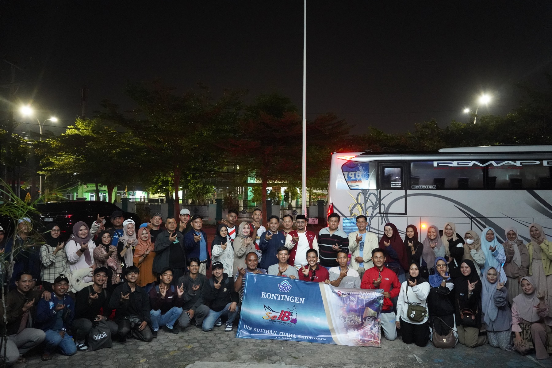 Rektor Lepas Kontingen ke SeIBa Internasional Festival