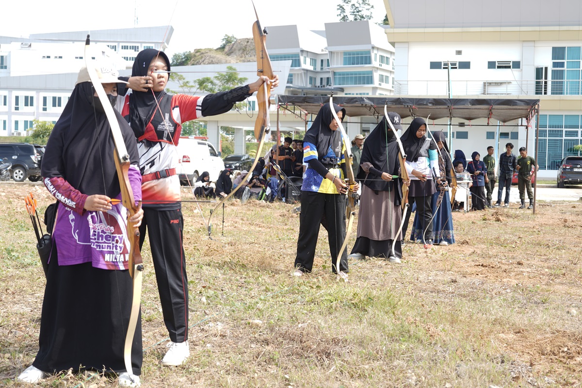 Atlet Panahan UIN STS Jambi Riska Olivia: Memukau Penonton di SeIBa Festival 2024