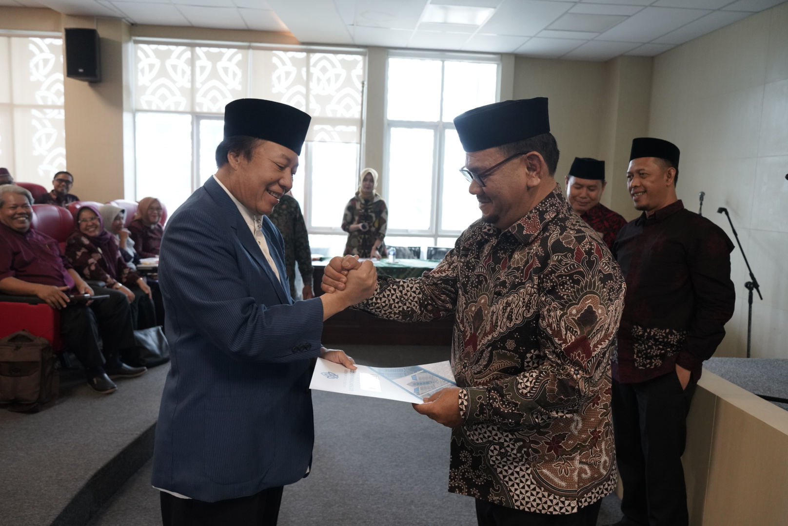 Bagikan Voucher Anggaran Tahun 2025, Rektor Tegaskan Pentingnya Optimalisasi Penggunaan Anggaran