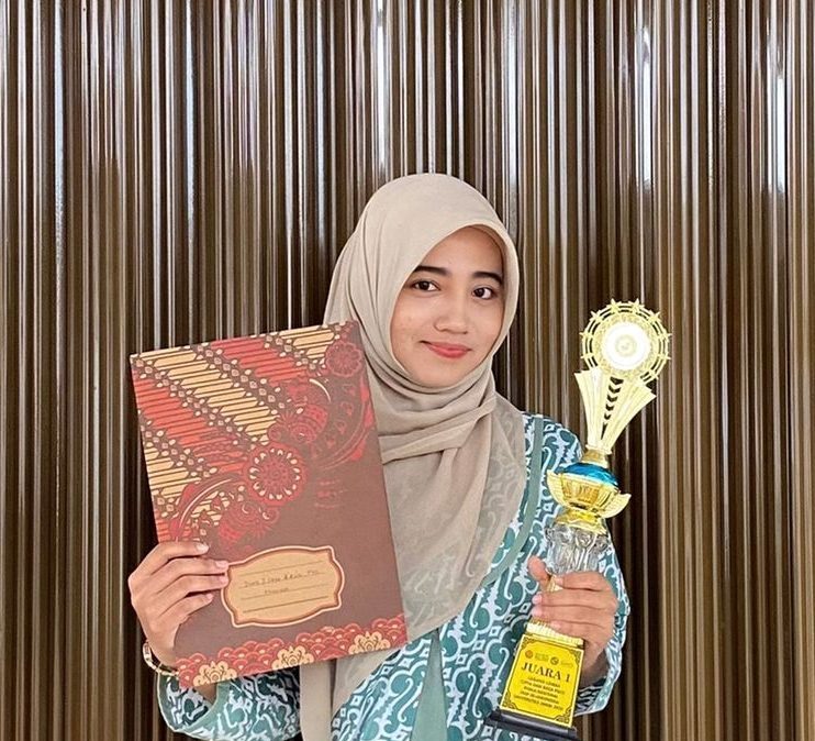 Huzaifah Raih Juara 1 dalam Pekan Ilmiah dan Seni FKIP Se-Indonesia