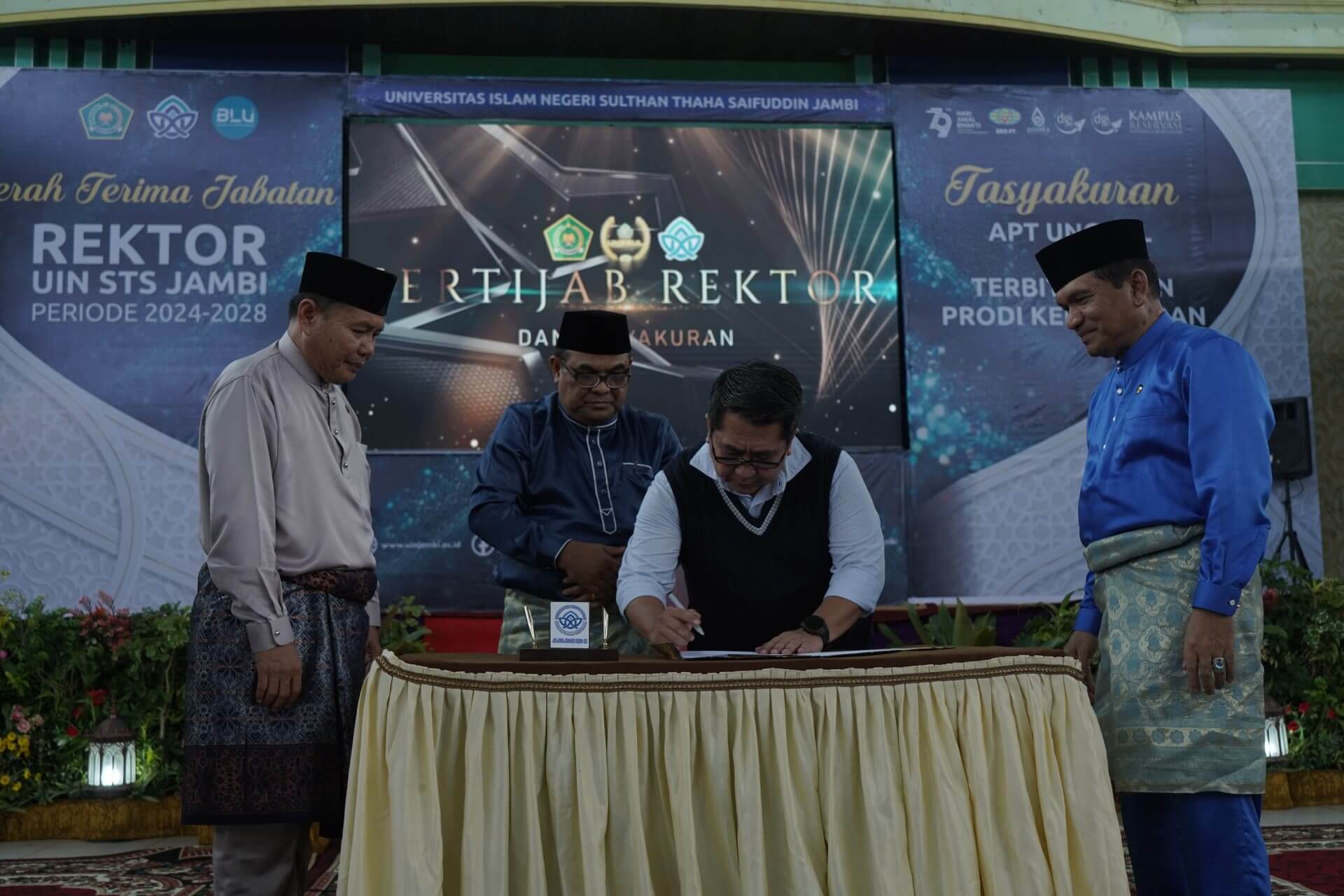 Tasyakuran UIN STS Jambi: Sertijab, Akreditasi Unggul dan Izin Fakultas Kedokteran