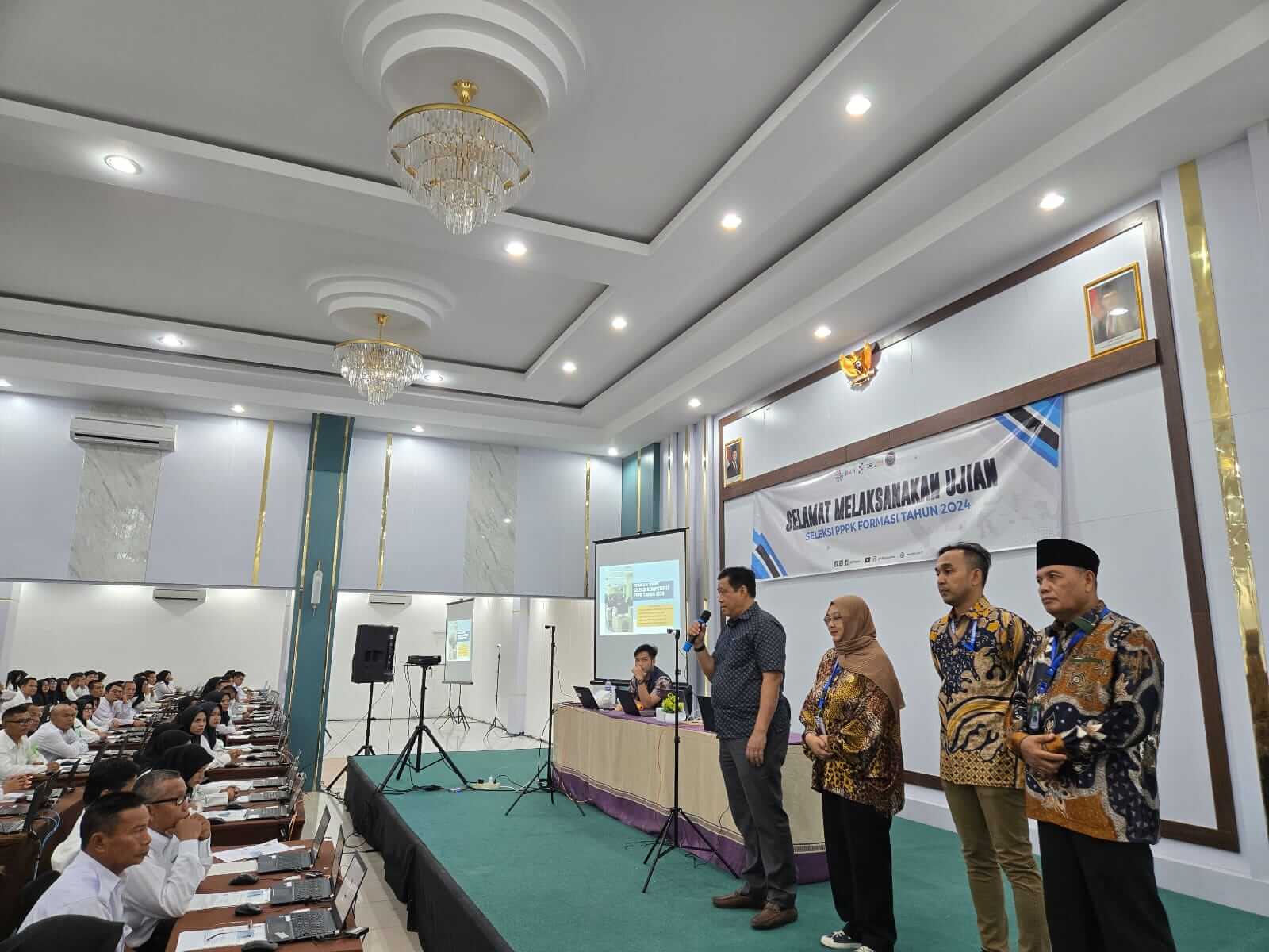 Wakil Rektor II UIN STS Jambi Tinjau Pelaksanaan Seleksi PPPK Kemenag 2024