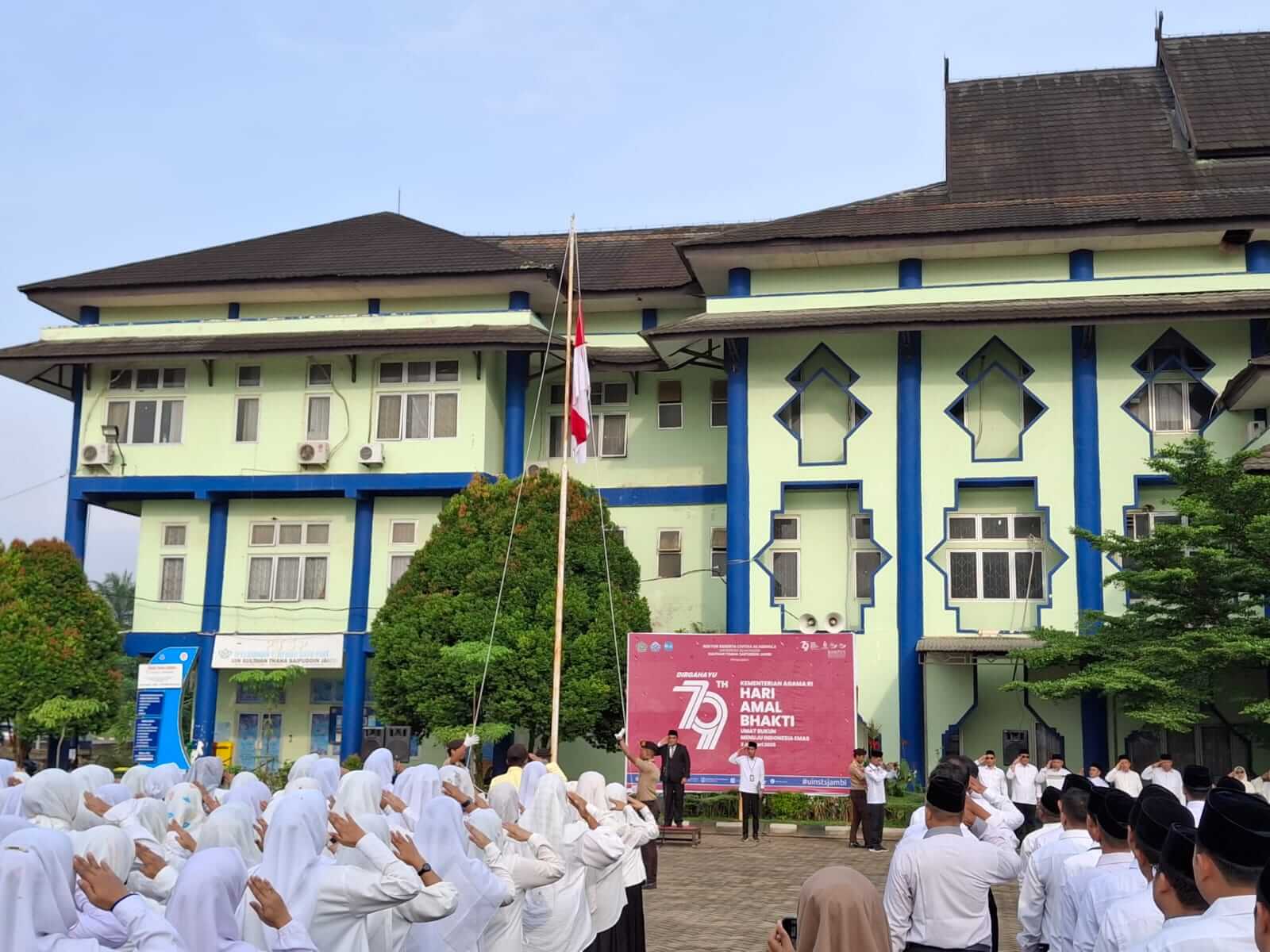 Hari Amal Bhakti ke-79, UIN STS Jambi Gelar Upacara Bendera