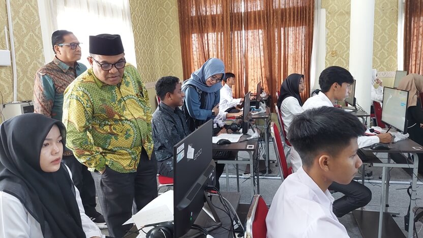 Rektor UIN STS Jambi Pantau Langsung Pelaksanaan SSE UM-PTKIN Hari Kedua