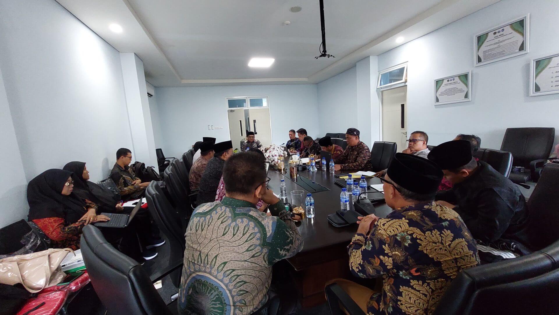 Rapat Evaluasi UIN Jambi: Rektor Serukan Sinergi dan Inovasi