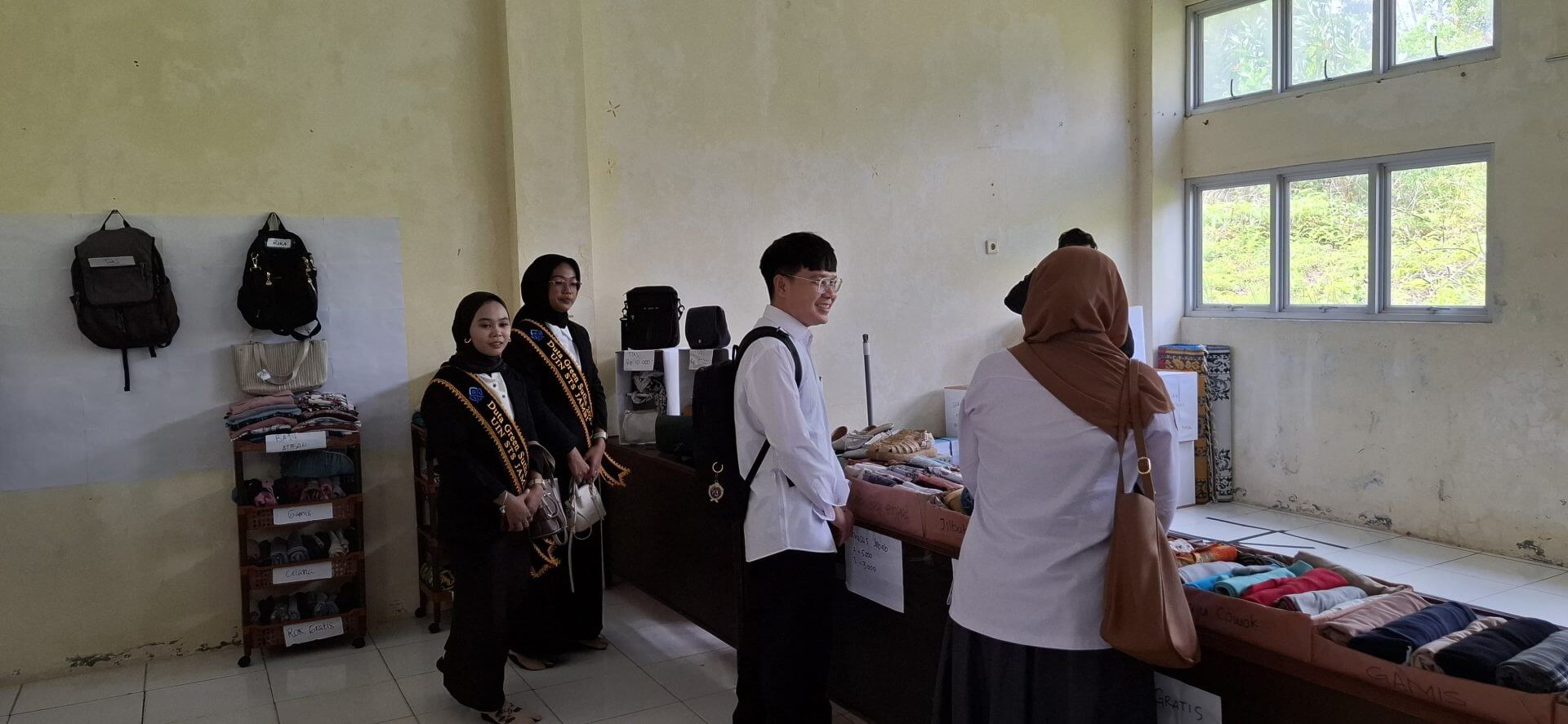 Barang Bekas Jadi Berkah: Program Babeku Store Edukasi 3R