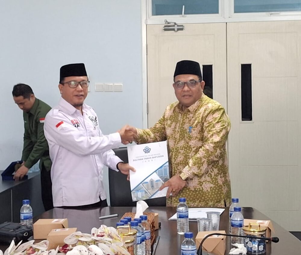 Rektor UIN STS Jambi Terima Sertifikat Juleha dari BNSP