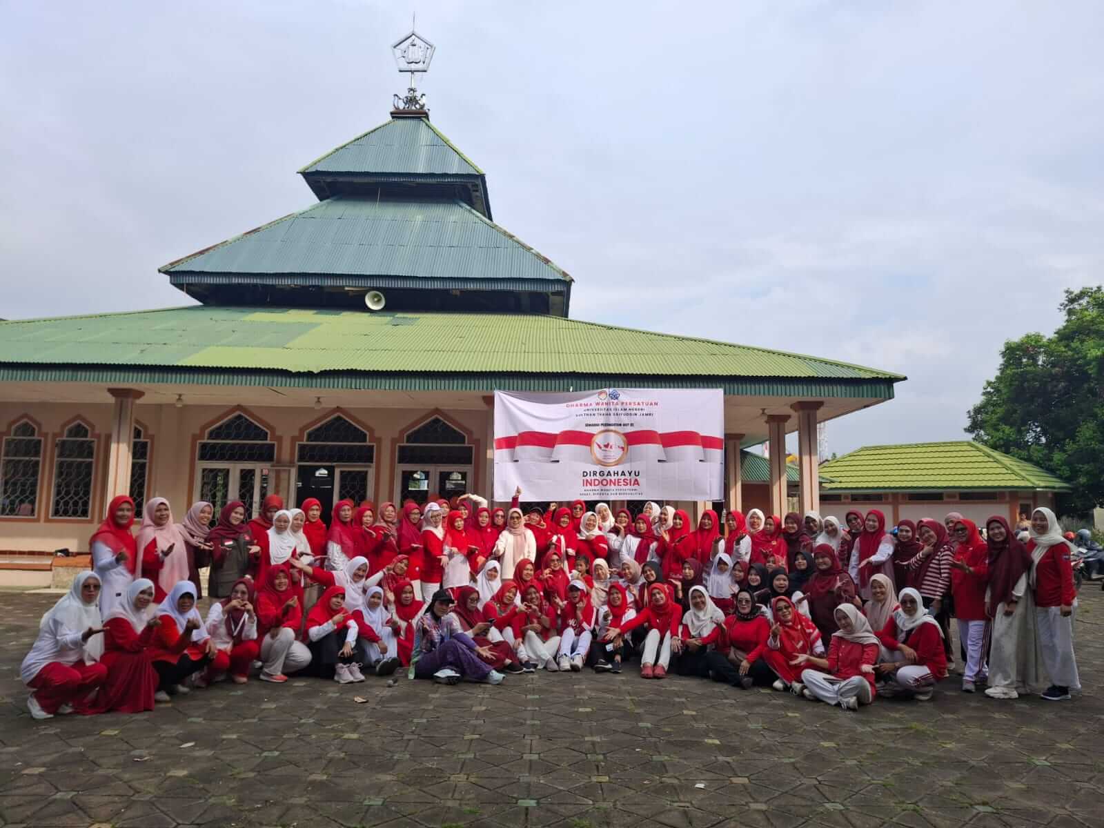 Semarak HUT RI ke-80 Bersama Dharma Wanita Persatuan UIN STS Jambi