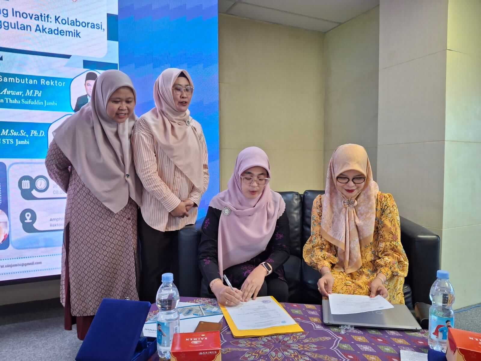 FST UIN Jambi Terima Alat Riset Mora The Airfund dari UIN SGD Bandung