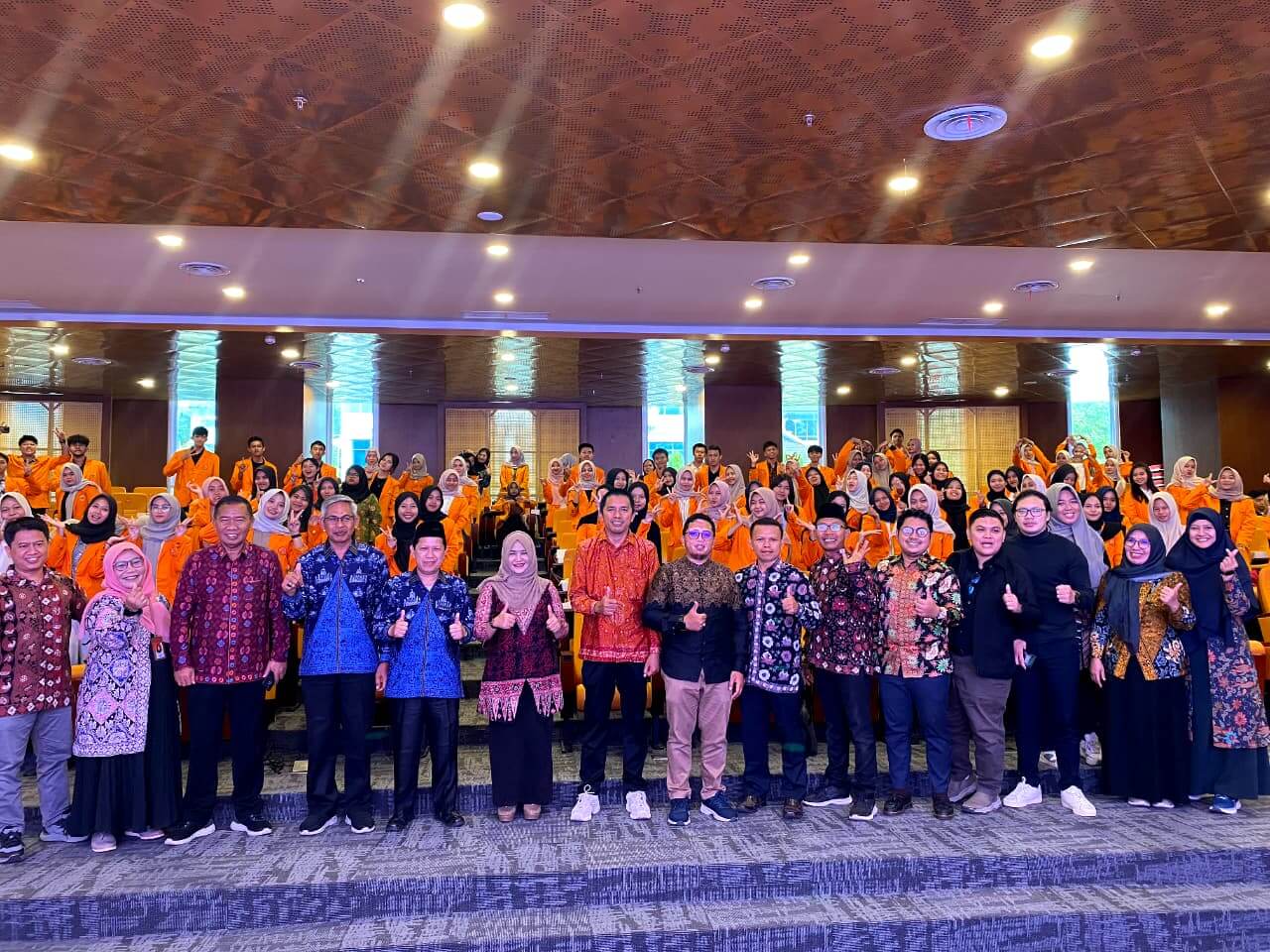Prof. Minnah El Widdah Bahas Vokasi Adaptif di Kuliah Umum FKIP Unja