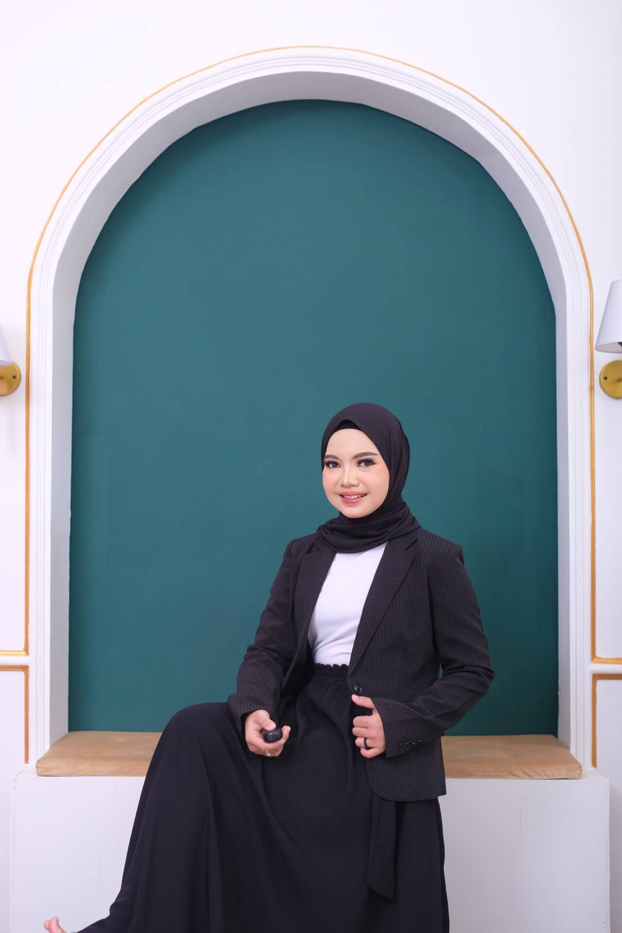 Mahasiswi HKI UIN STS Jambi Angkat Tradisi “Suluh Ayie” ke Forum Internasional
