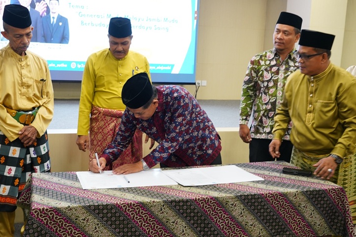 UIN STS Jambi dan LAM Muaro Jambi Resmikan Kerja Sama Pelestarian Budaya Melayu