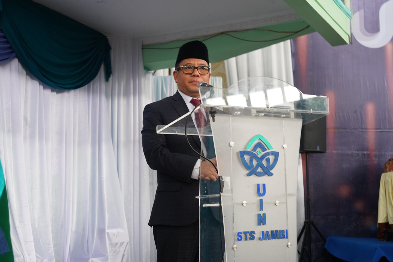 Sekjen Kemenag RI Ajak Wisudawan UIN STS Jambi Berkontribusi untuk Bangsa