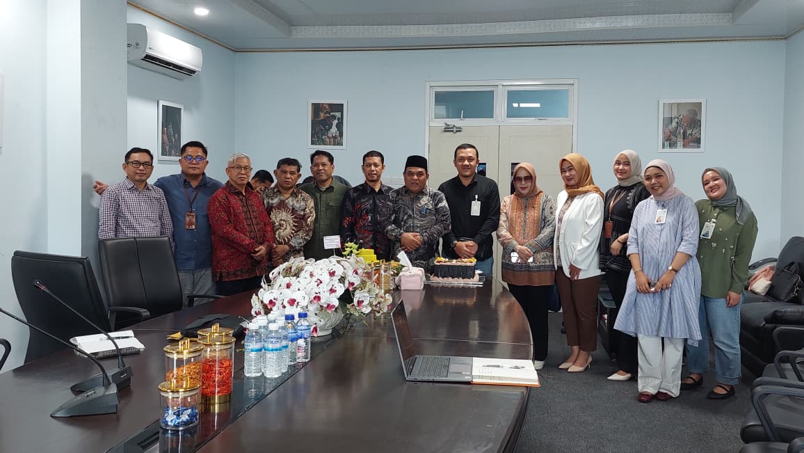 Suasana Hangat Warnai Perayaan Milad ke-57 Rektor UIN STS Jambi