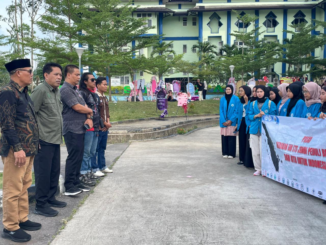 UIN STS Jambi Lepas Mahasiswa PKM Peduli Bencana ke Padang, Sumatra Barat