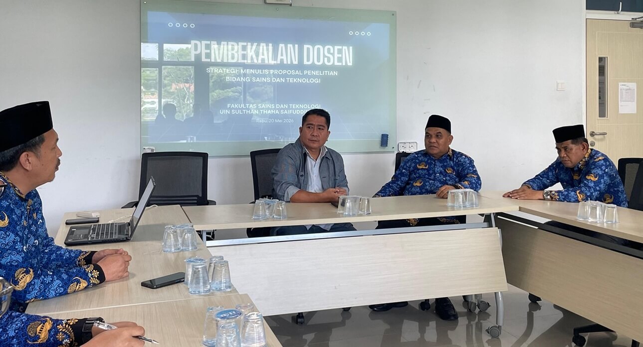 Pembekalan Dosen FST UIN STS Jambi Bahas Strategi Penulisan Proposal Penelitian