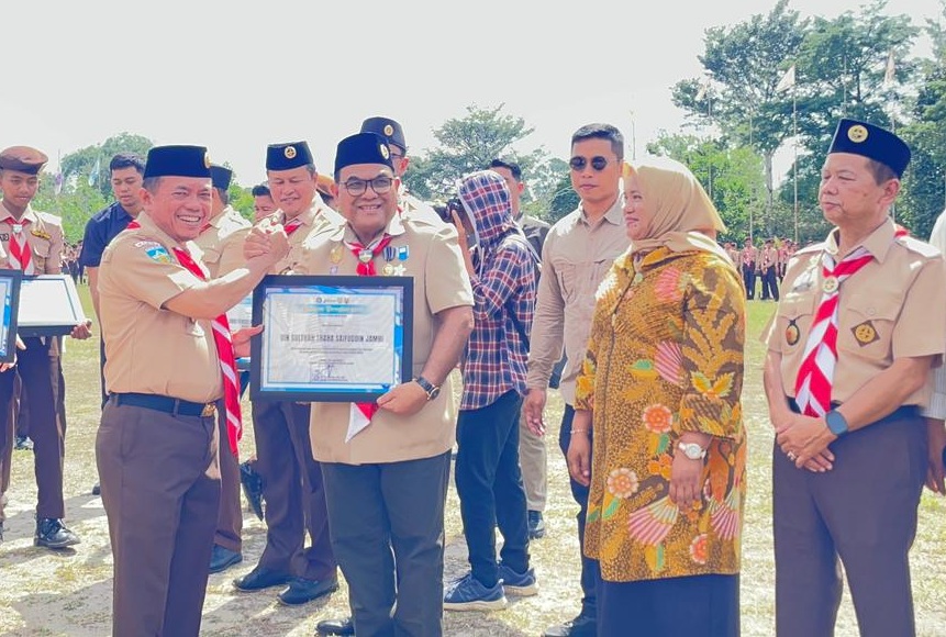 Dukung Program Kepramukaan, UIN STS Jambi Terima Penghargaan Kwarda Jambi