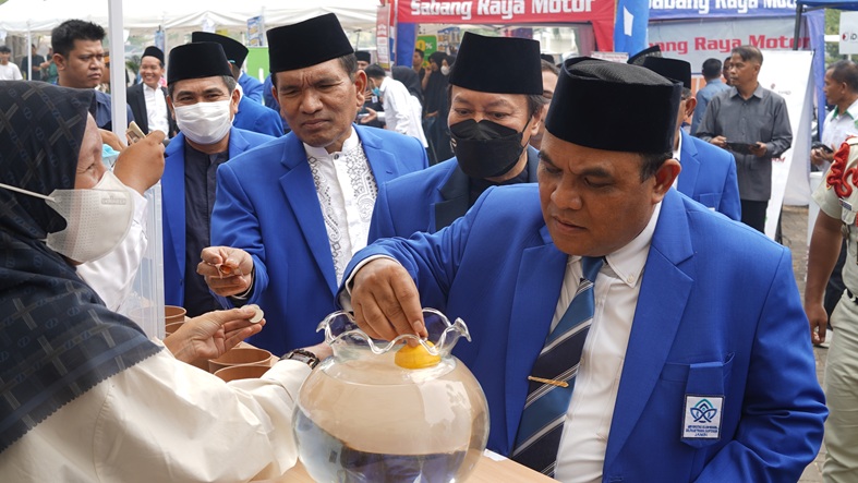 PBAK 2026 UIN STS Jambi: Pimpinan dan Mahasiswa Baru Kunjungi Stand Layanan Kampus