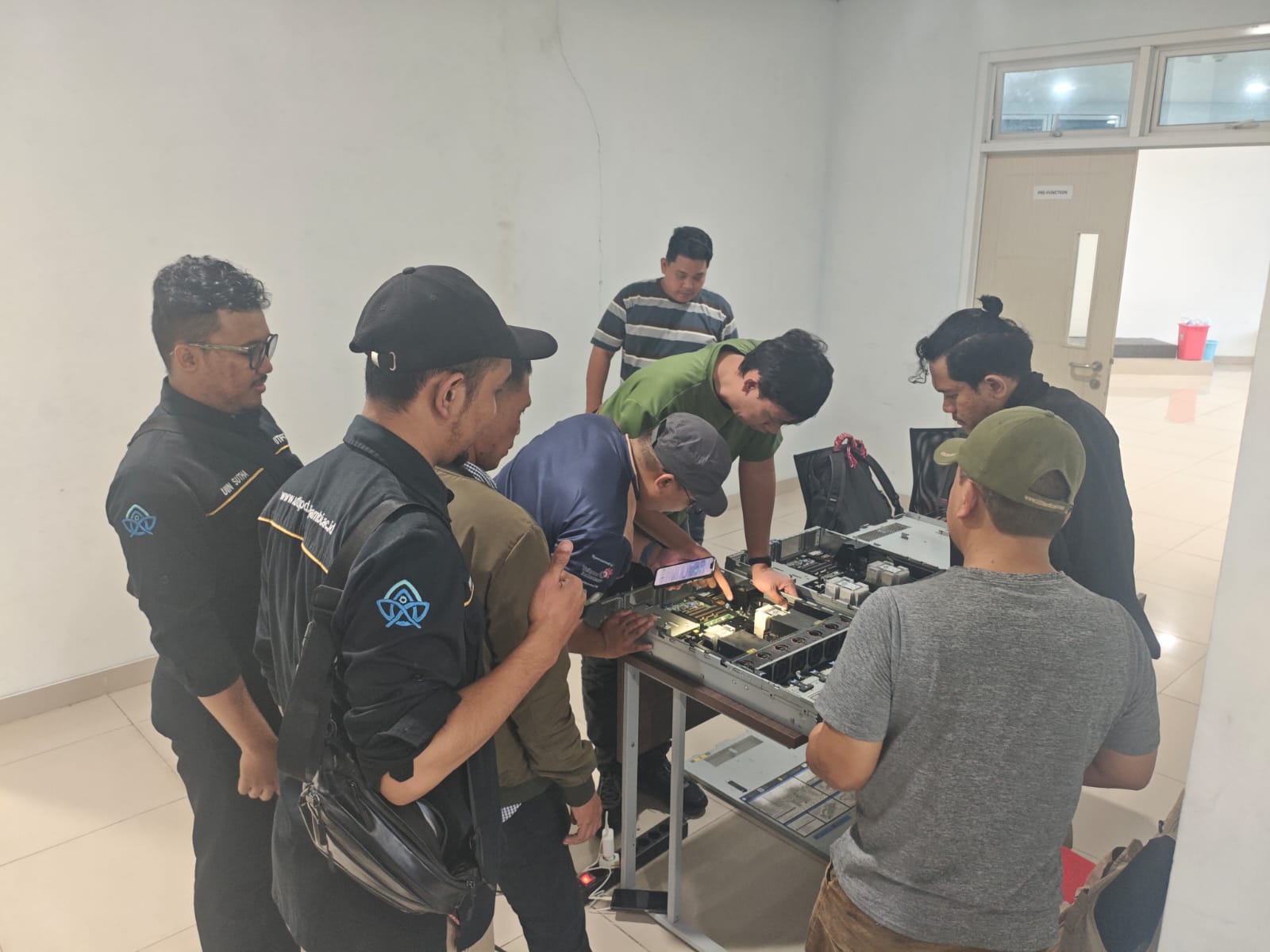 Perkuat Infrastruktur Digital, UTIPD UIN Jambi Gelar In-House Training Pelatihan Soft Skill bidang Server dan Aplikasi