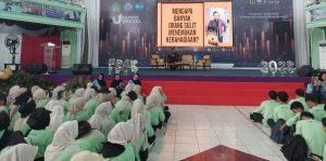 Jelang Penutupan PBAK UIN STS Jambi, Naqoy Motivasi Mahasiswa Baru