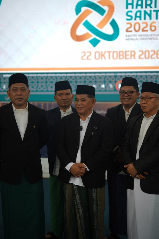 SANTRI MENGUATKAN NEGERI MENUJU INDONESIA EMAS