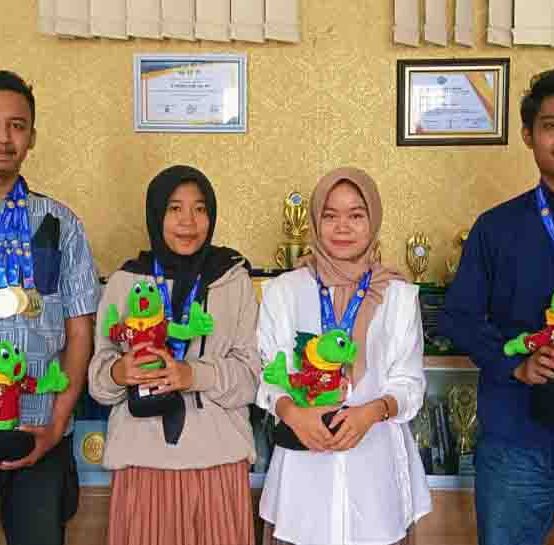Empat Mahasiswa UIN Jambi Borong Enam Medali Emas Kejuaraan Catur Provinsi Jambi