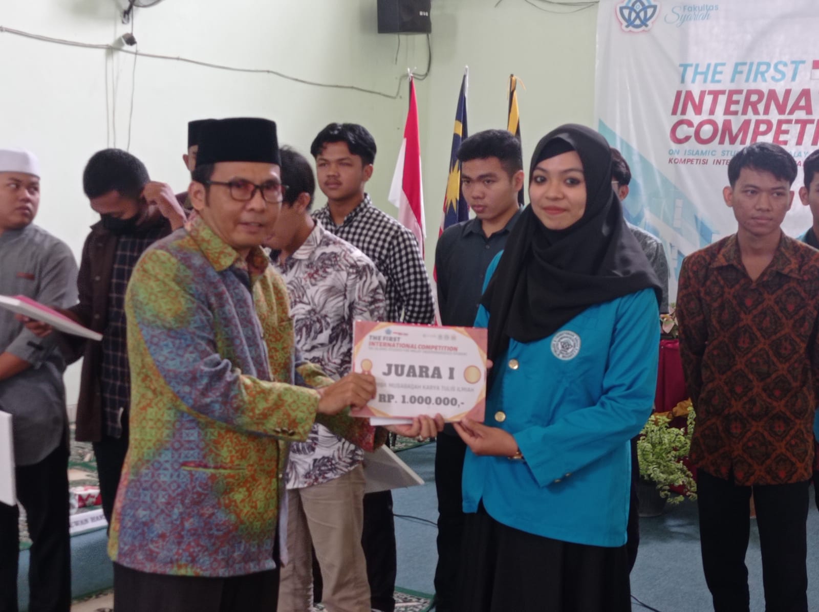 Fakultas Syariah Tutup Secara Resmi Kompetisi Internasional Antar Negara Melayu Serumpun