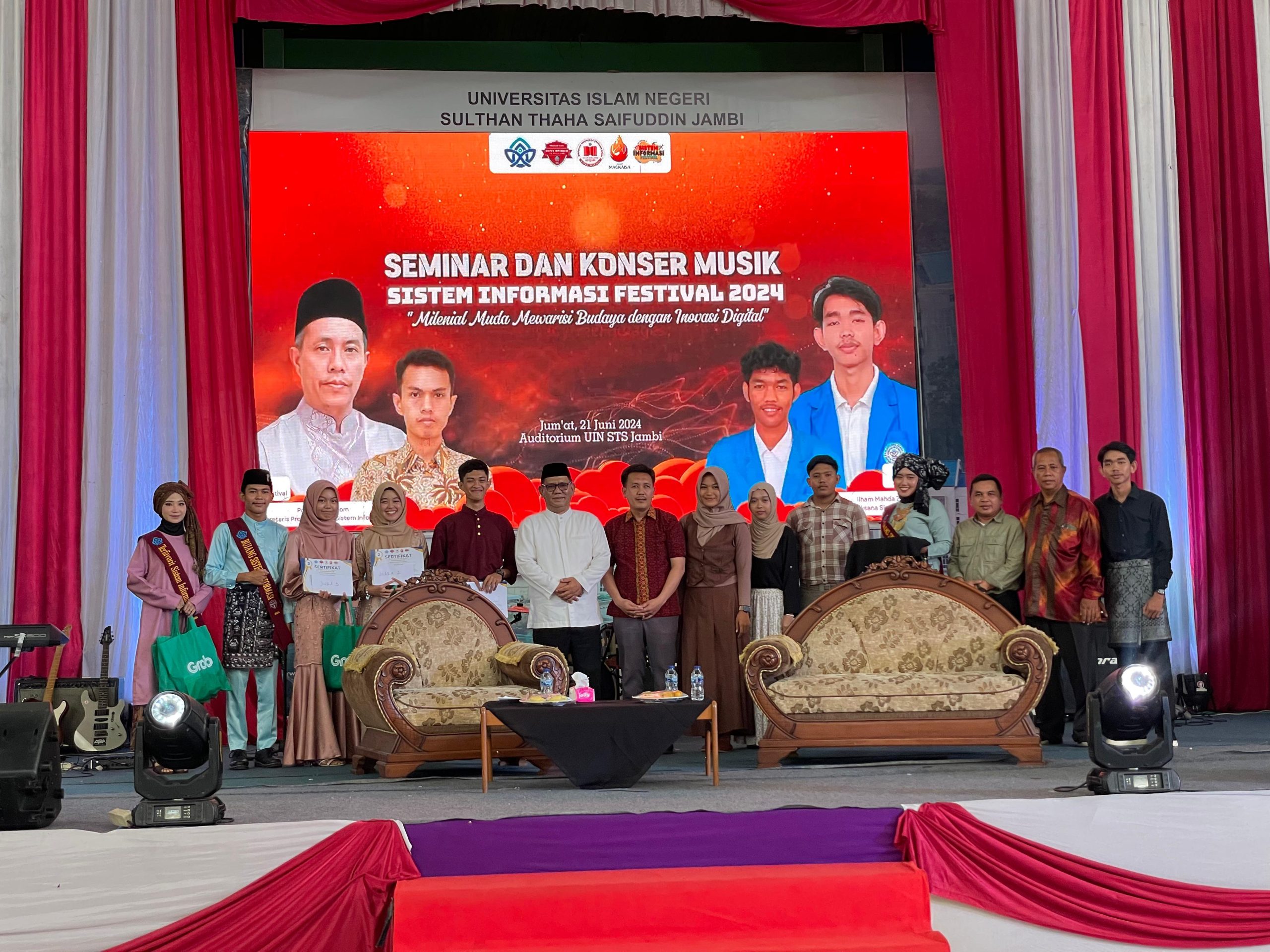 Rektor Secara Resmi Tutup Kegiatan SI Fest 2024 Fakultas Saintek UIN STS Jambi