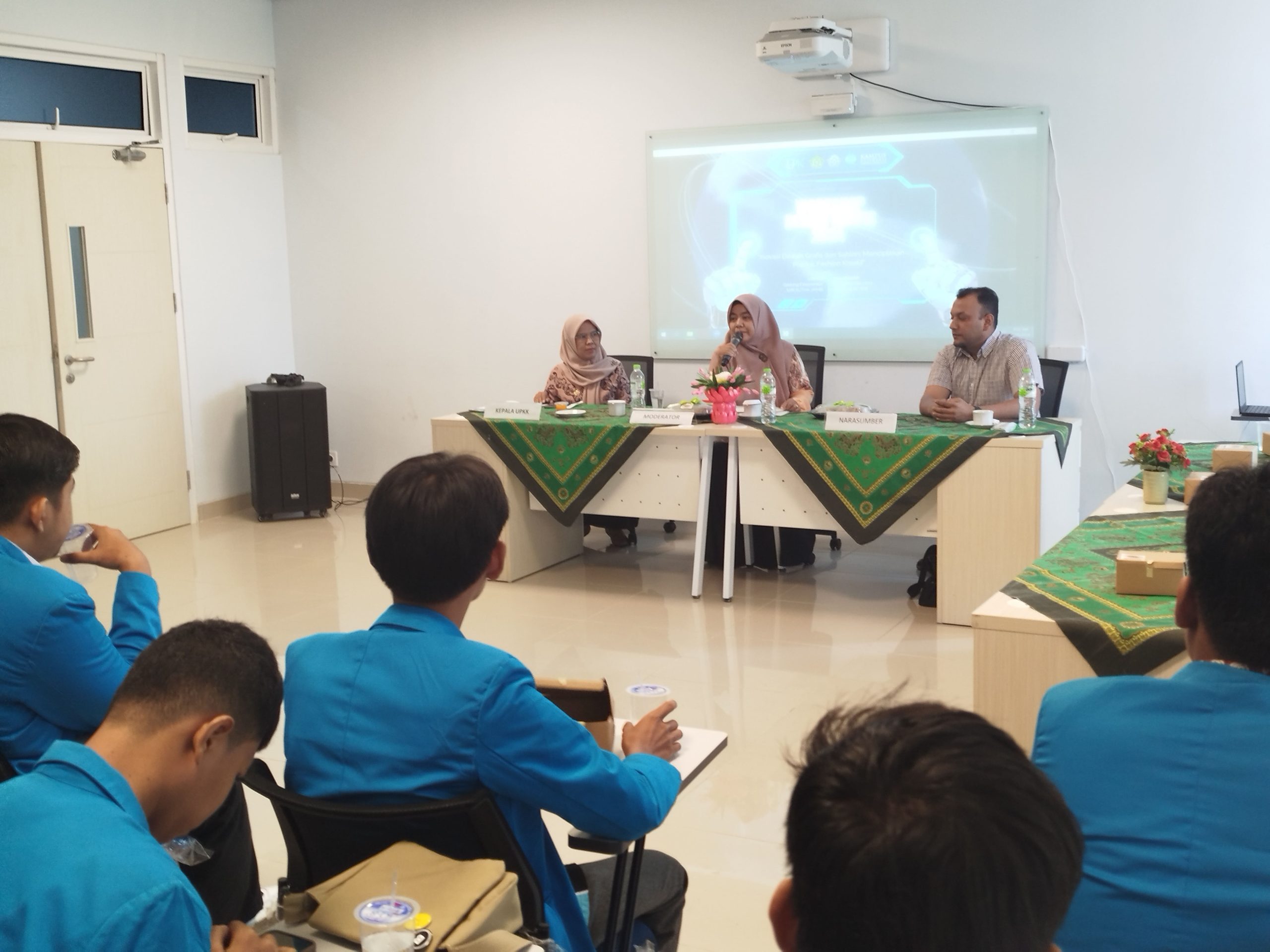 UPKK Gelar Workshop Desain Grafis dan Sablon untuk Inovasi Produk Fashion Kreatif