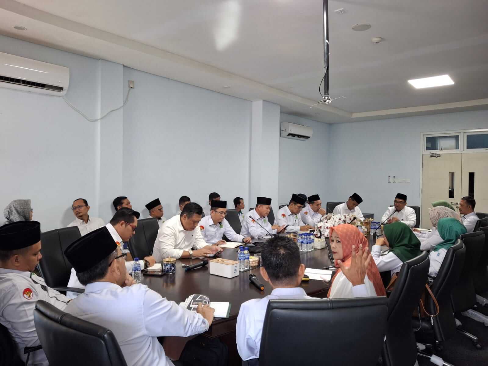 Rektor UIN STS Jambi Pimpin Rapat Evaluasi