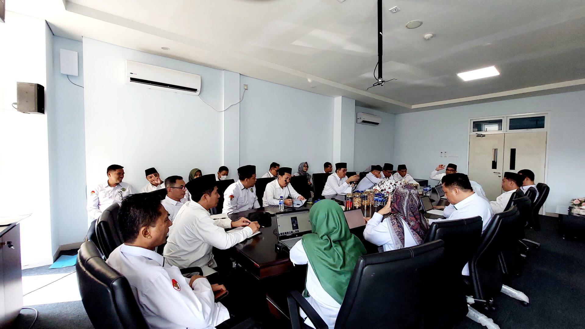 Rektor Pimpin Rapat Koordinasi: Bahas Pengembangan Kampus dan Hari Raya Kurban