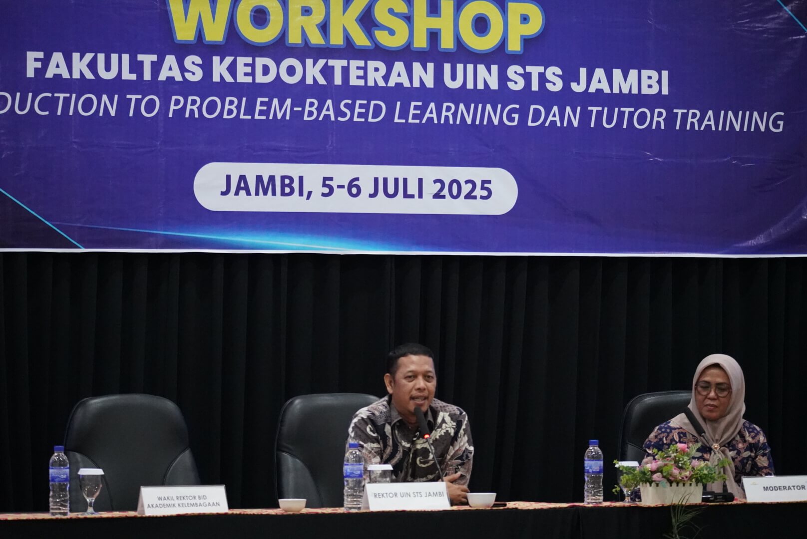 Wakil Rektor I Resmi Tutup Workshop Sesi Pertama Fakultas Kedokteran UIN STS Jambi