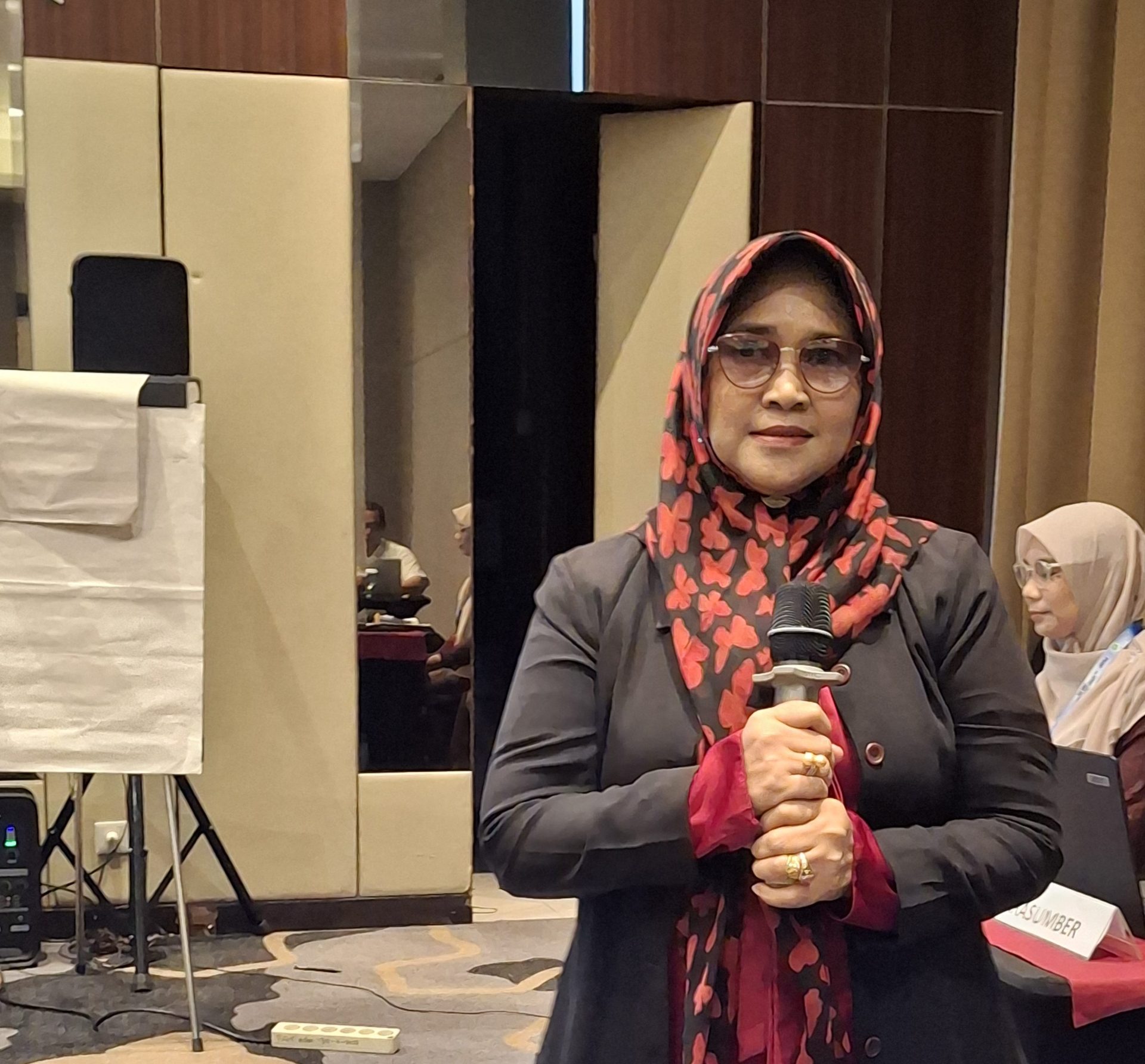 PENGUATAN KOMPETENSI DOSEN DALAM PENYUSUNAN RENCANA PEMBELAJARAN SEMESTER BERBASIS OUTCOME-BASED EDUCATION (OBE) MELALUI PENGEMBANGAN INSTRUMEN PENILAIAN DAN EVALUASI PEMBELAJARAN